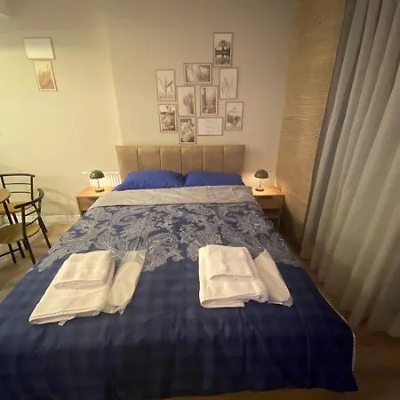 Cosy Awesome Furnished דירה *